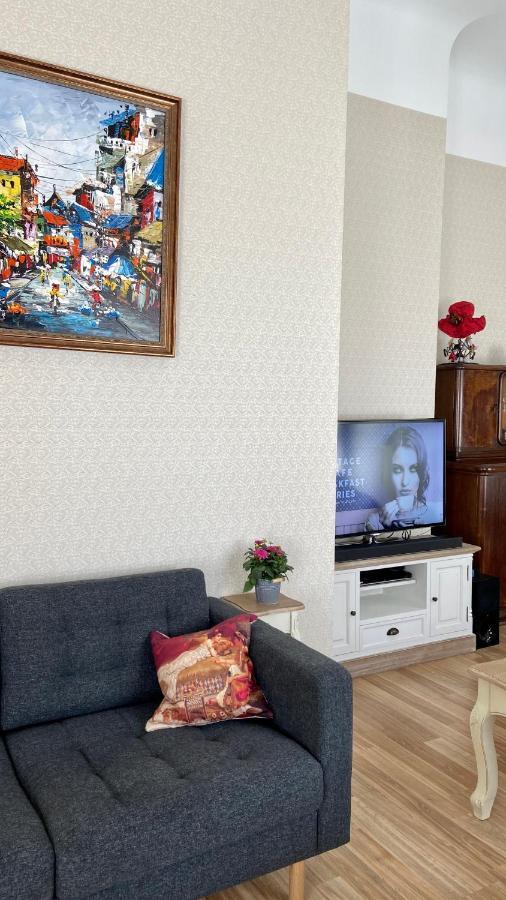 Elegant Apartment In Historical Centre & Free Locked Parking 里加 外观 照片