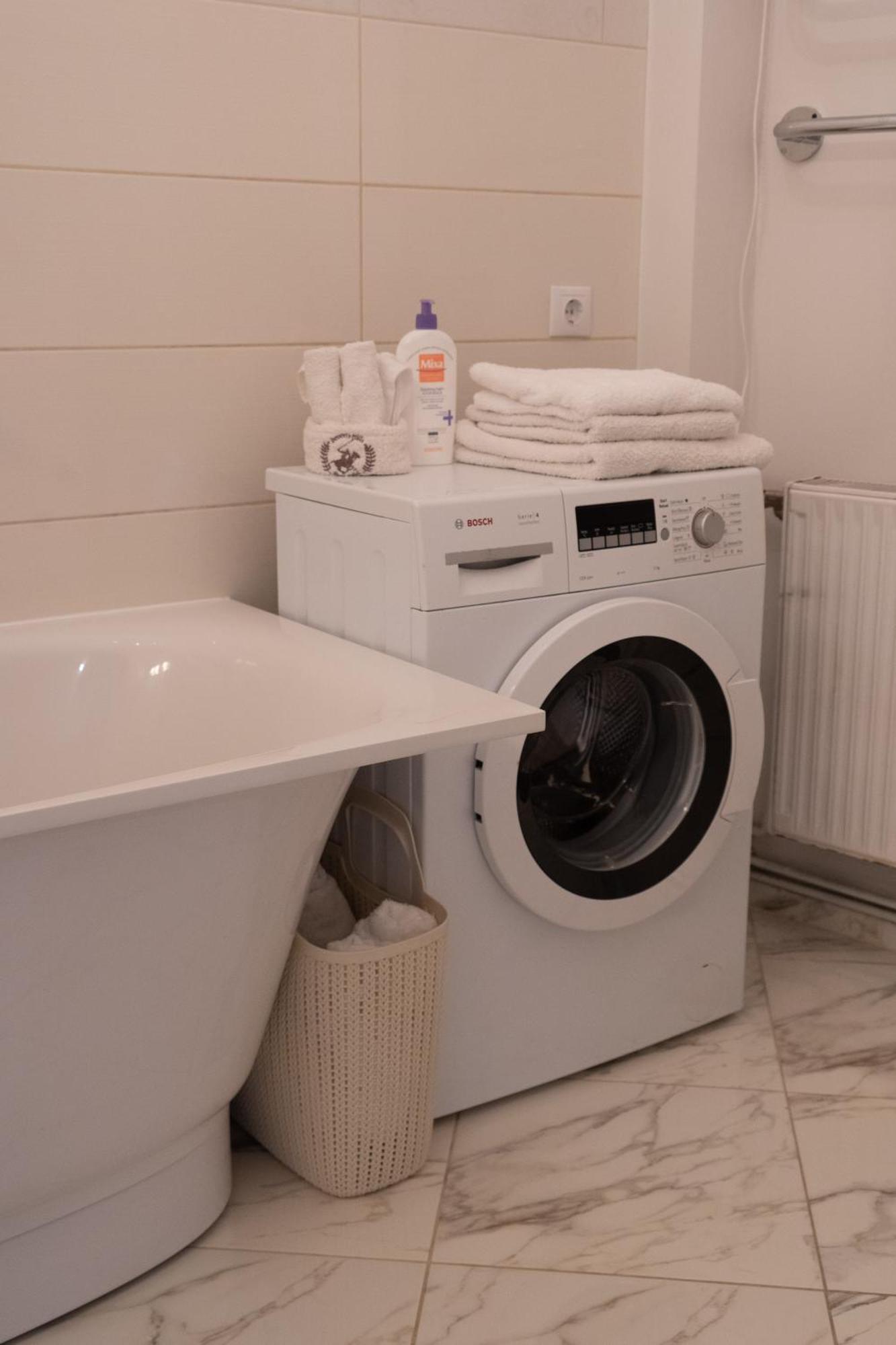Elegant Apartment In Historical Centre & Free Locked Parking 里加 外观 照片