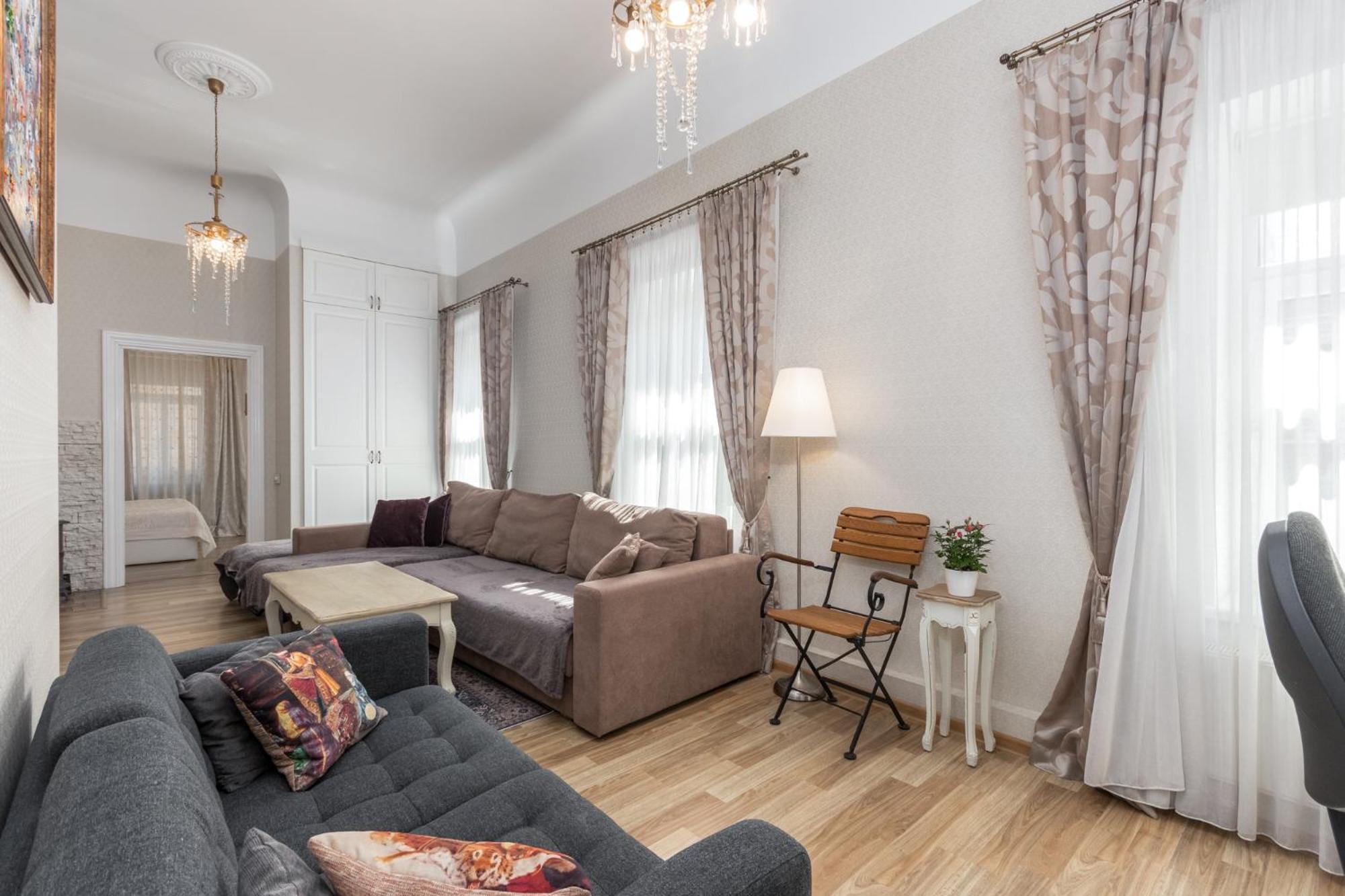 Elegant Apartment In Historical Centre & Free Locked Parking 里加 外观 照片