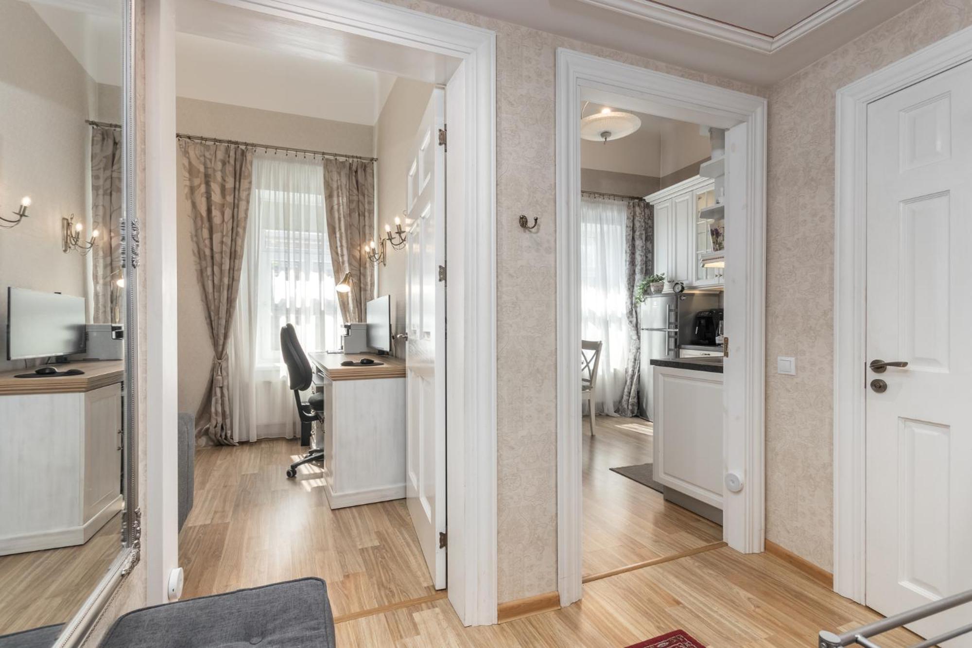 Elegant Apartment In Historical Centre & Free Locked Parking 里加 外观 照片