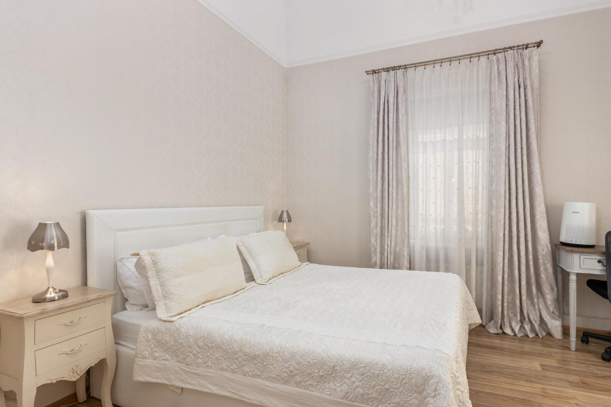 Elegant Apartment In Historical Centre & Free Locked Parking 里加 外观 照片