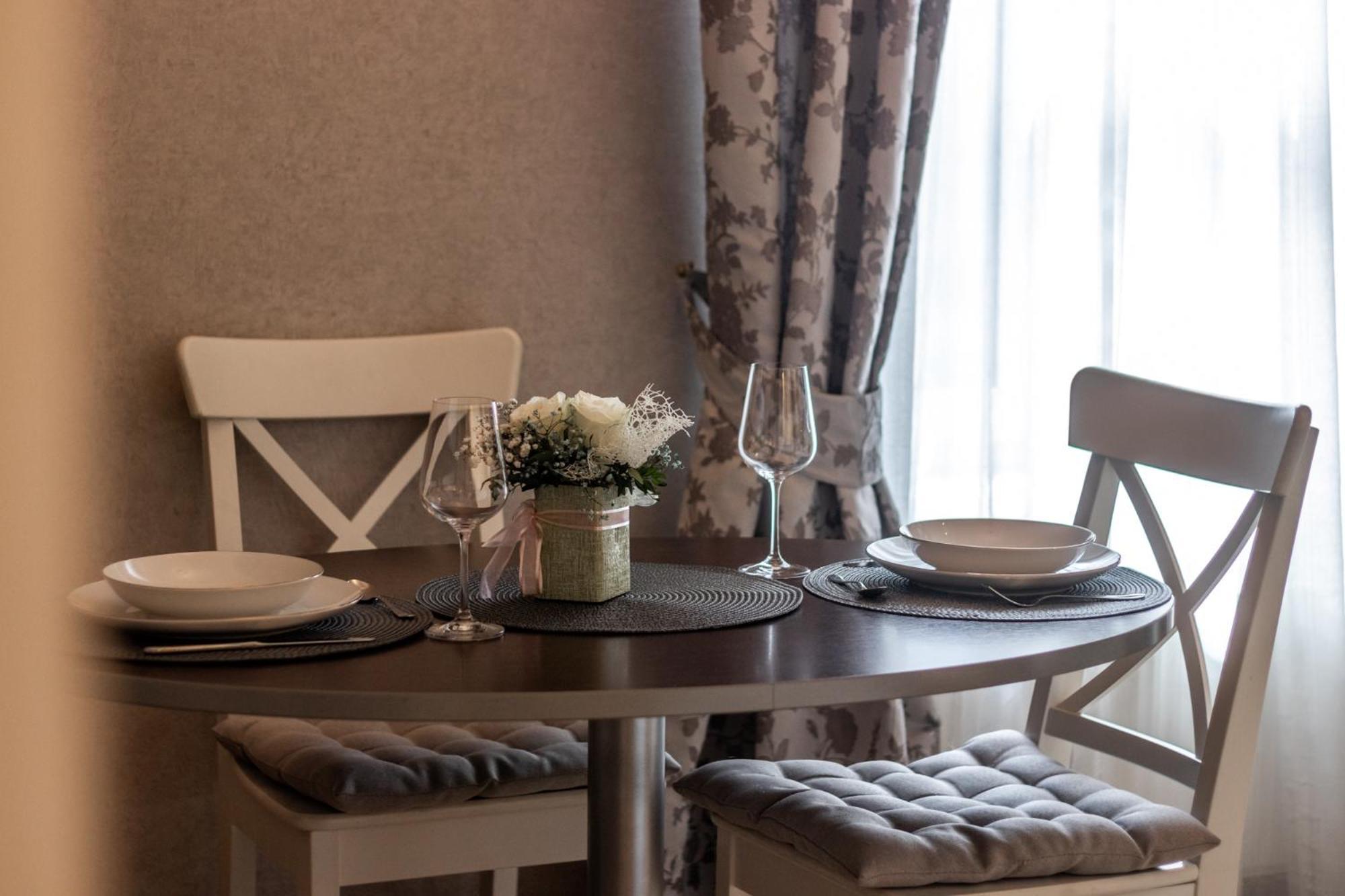 Elegant Apartment In Historical Centre & Free Locked Parking 里加 外观 照片